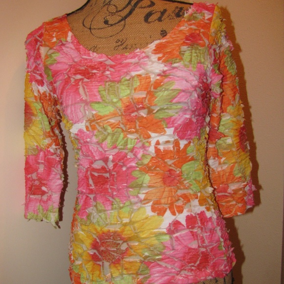 Floral Shredded Top - Instyle - Picture 2 of 7
